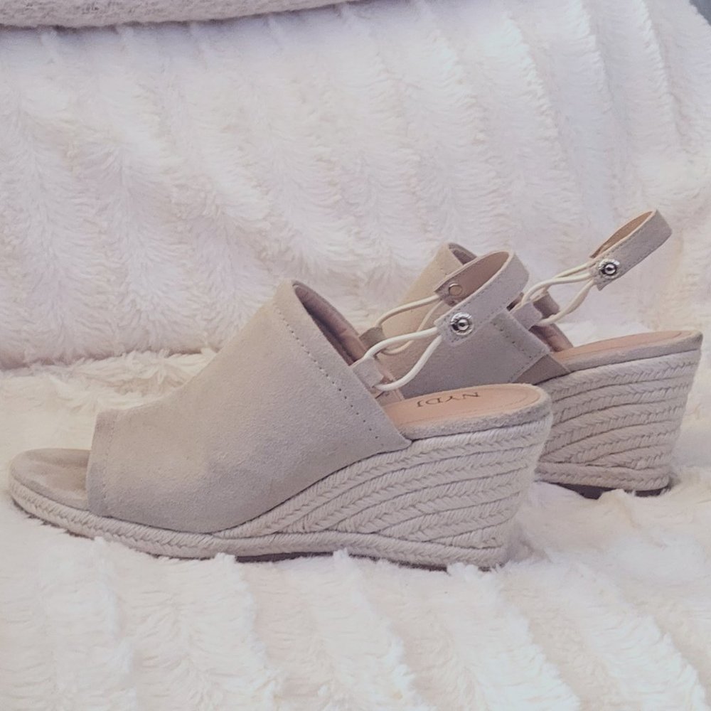 NYDJ Womens Cai "Sand" Suede Peep-Toe Slingback Wedge Sandals Shoes